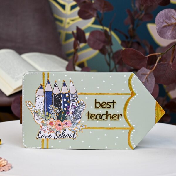 Teacher-Table Decor